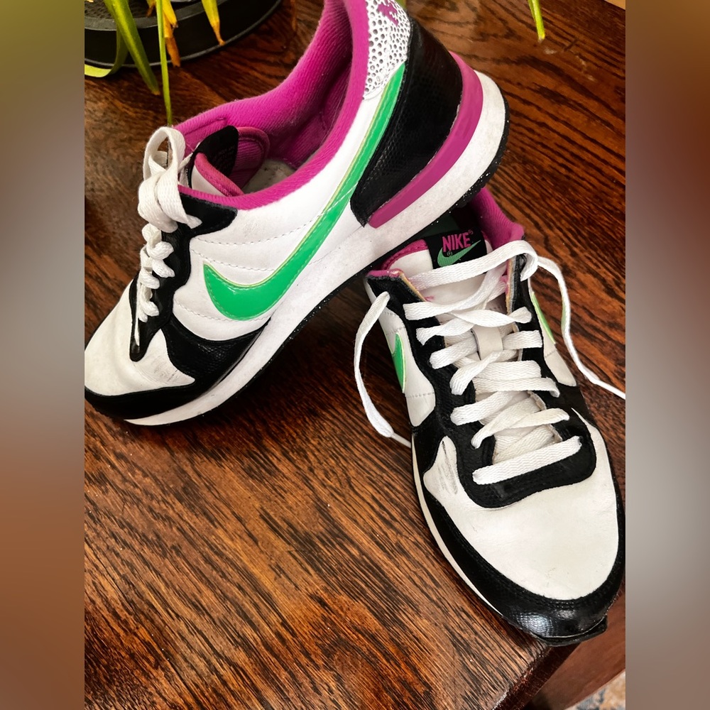 Nike tennis shoes.
